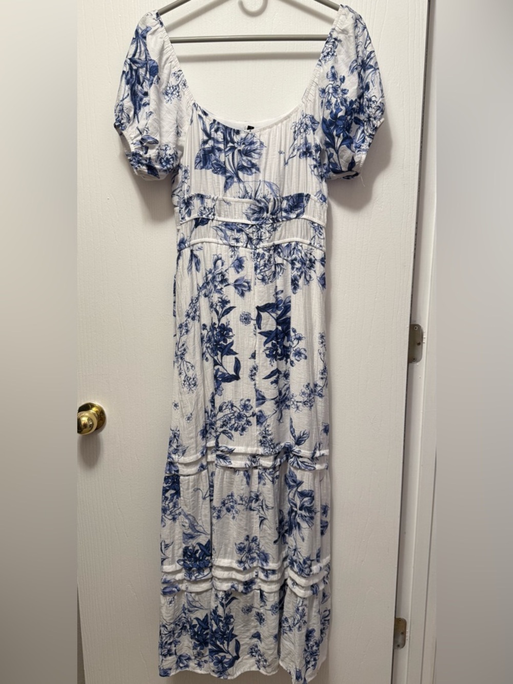 Max + Ash Size Medium Blue White Floral Maxi Dress Puff Sleeve Cottagecore